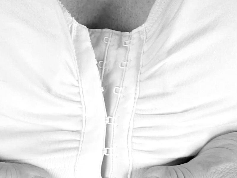 Underworks Cotton Adjustable Sleep and Leisure Bra with Hook and eye closure